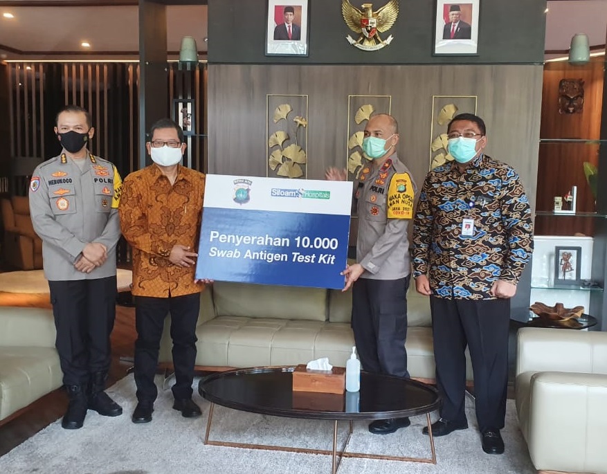 Siloam Hospitals Group Serahkan 10000 Swab Antigen Test Kit Untuk Polda Metro Jaya Serpong Update 9013