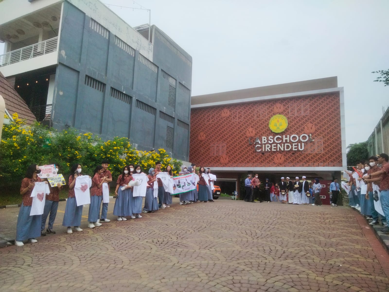 SMA Labschool Cirendeu Terima Kunjungan Edukasi Pelajar dari Malaysia